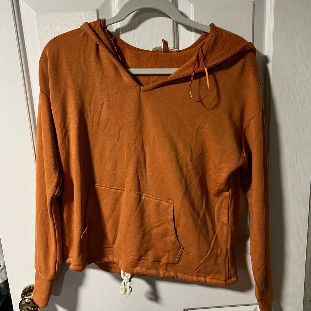 Front tie sweatshirt.